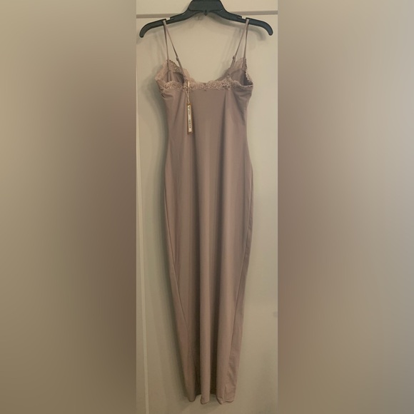 Skims Fits Everybody Lace Long Slip Dress Zinc size Medium NWT Limited Edition - Picture 6 of 10